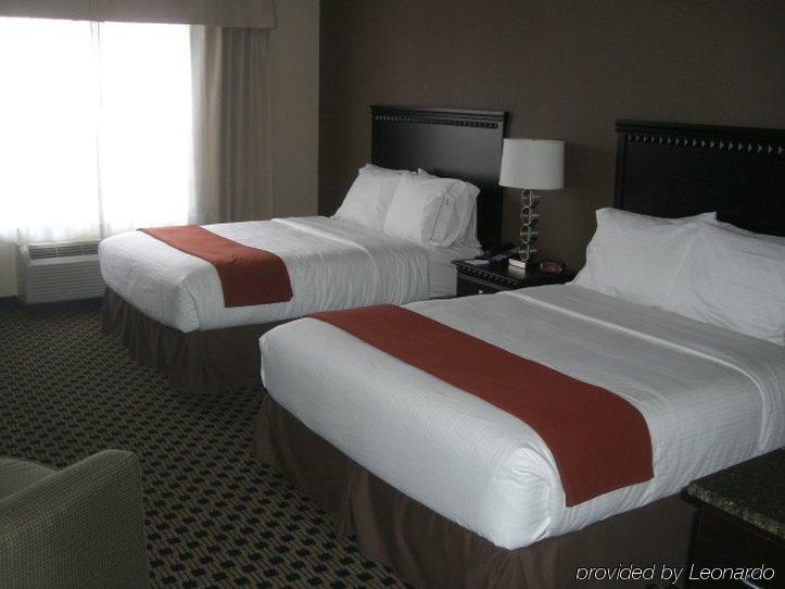 Holiday Inn Express & Suites - Green Bay East, An Ihg Hotel Room photo