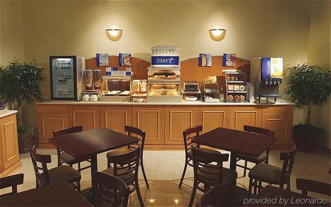 Holiday Inn Express & Suites - Green Bay East, An Ihg Hotel Restaurant photo